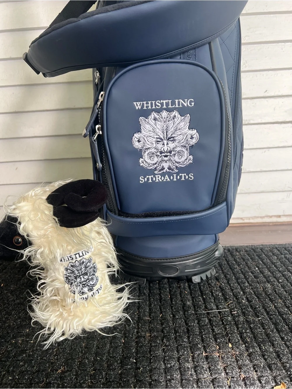 G-Fore NWT NavyGolf Bag with Padded Dual Straps and logo.